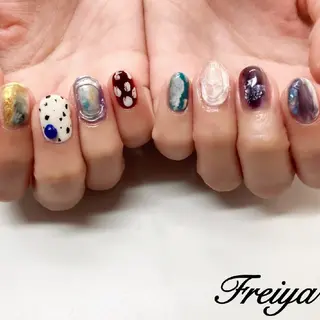 ネイル FREIYA所属・FREIYA マツエク、ネイルの眉毛・アイブロウイメージ