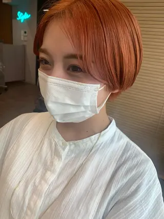 ショート カラー ヘアアレンジ サナ🌱 切りっぱなしボブのヘアスタイル