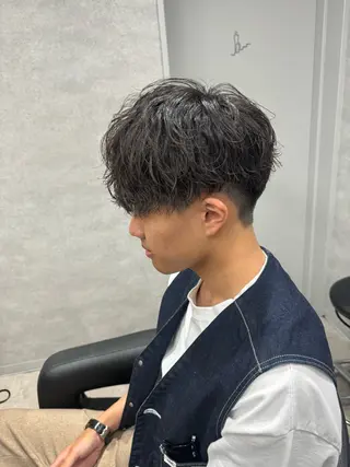 パーマ メンズ 垢抜けハイトーン☀／ 笑顔の美容師／しゅんのヘアスタイル