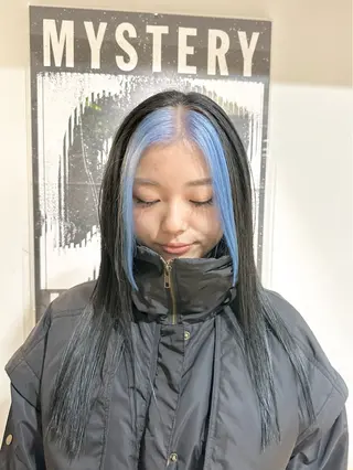ミディアム カラー kai .のヘアスタイル