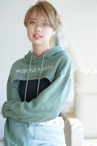 ショート カラー ハイトーン/レイヤー /ケアブリーチ石川治のヘアスタイル