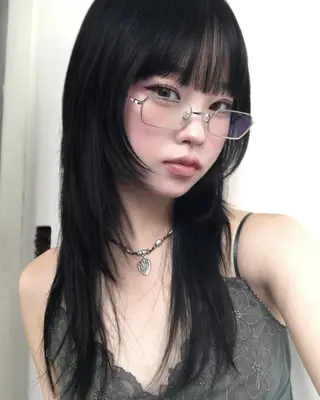 ロング カラー 🖤ハイトーン× レイヤー🖤SARAのヘアスタイル