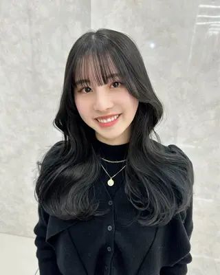 ロング 森田 真由香のヘアスタイル