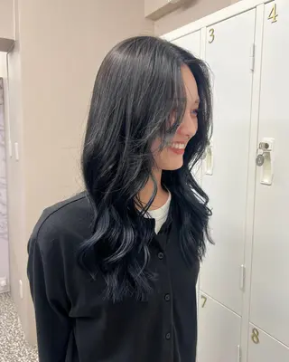 ロング カラー LA MIU所属・湊 咲希のヘアスタイル