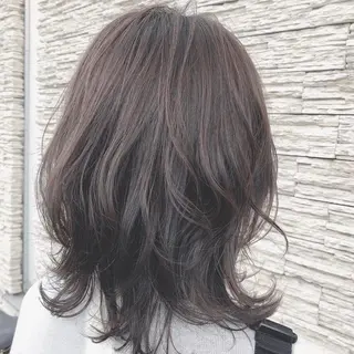 カラー 三品 早妃のヘアスタイル