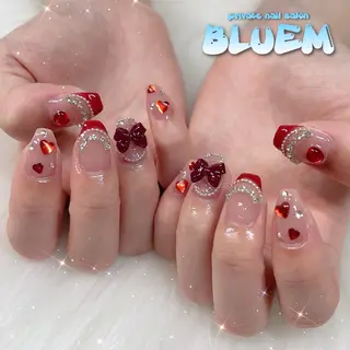 ネイル BLUEM なな🐶のネイルデザイン