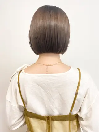 ショート カラー KYARA HALF 【アカデミー】のヘアスタイル