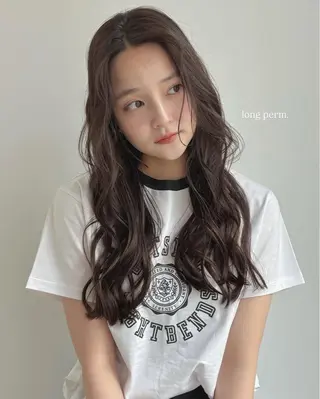 ロング パーマ 南出 碧夢のヘアスタイル