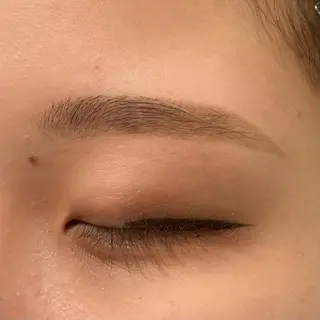 アイブロウ nail&eyelash Nina 代官山店所属・緒方 海妃のマツエク・マツパデザイン