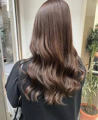 ロング 生尾 虹水のヘアスタイル