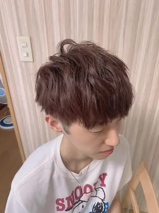 カラー メンズ コテ巻き風パーマ 藤澤　知彌のヘアスタイル