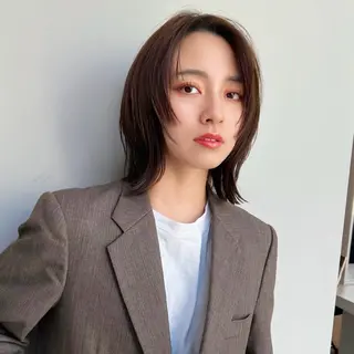 ミディアム TRICCA 銀座所属・奏羽　"ショート ・ボブ ・レイヤー"のヘアスタイル