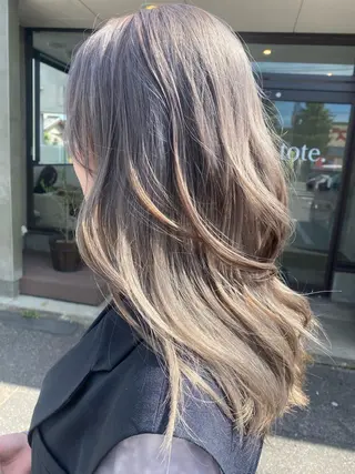 ミディアム くろだ まみのヘアスタイル