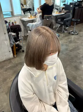 ショート カラー ハイトーン 横浜💞ミオのヘアスタイル