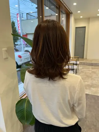 ミディアム 金井 美悠のヘアスタイル