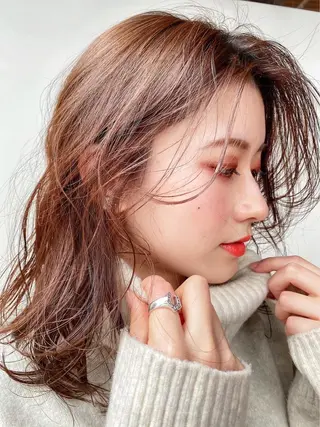 ロング カラー amble luxe 伊畑優希のヘアスタイル