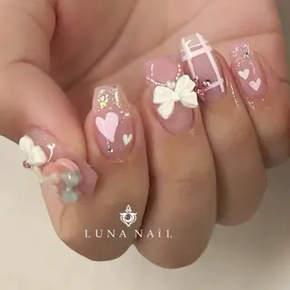 ネイル アトリエ　ミモザ所属・いまむら あかりのネイルデザイン