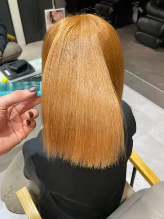 ミディアム カラー HACCH （ハッチ）所属・丁寧なブリーチ& ・レイヤーショートのヘアスタイル