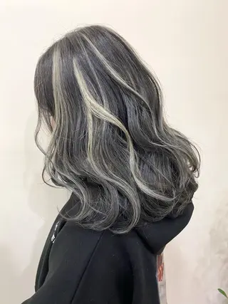セミロング カラー 服部 樹季のヘアスタイル