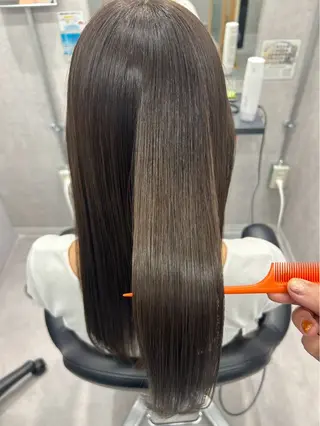 ロング ulu by dot.所属・かがみはやと 髪質改善/縮毛矯正のヘアスタイル