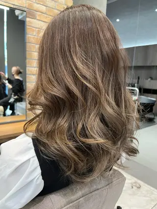 セミロング LucksiMie ginza 明松のヘアスタイル