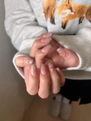 ミディアム ネイル 𝐞𝐚𝐜𝐡 nanami🩰のネイルデザイン