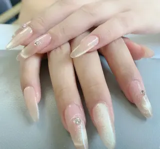 ネイル 高木 維麗絲のネイルデザイン