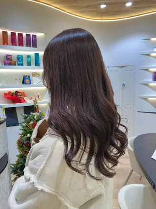 ロング カラー 垢抜け/レイヤー/ ハイトーン/アスナのヘアスタイル