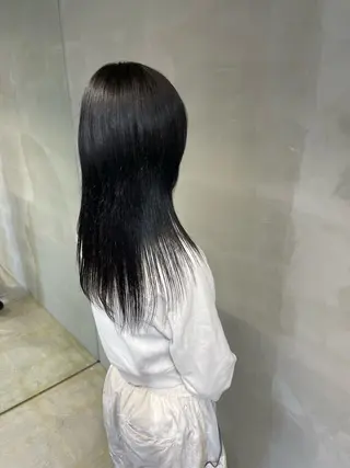 セミロング 透明感・美髪 monsoワニベユナのヘアスタイル