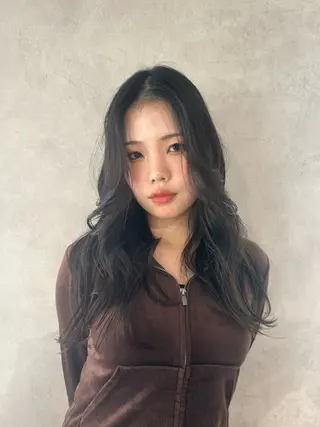 ロング ayano🍒パーマ 暖色カラーのヘアスタイル