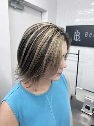 ショート カラー Bei Licoldo.Atole  ベイリコルド アトリ所属・ブリーチ、縮毛 髪質改善　宮城一真のヘアスタイル
