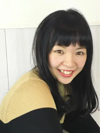 セミロング ナガサカ サチのヘアスタイル