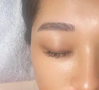 アイブロウ LINBELLE Minamiのマツエク・マツパデザイン