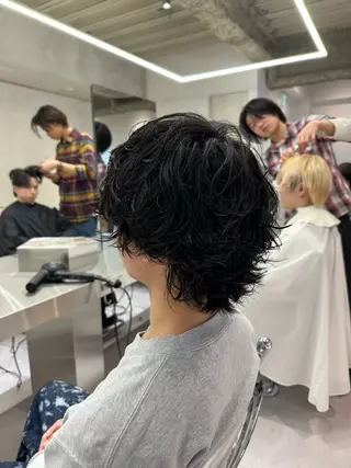 ショート パーマ メンズ 波巻きスパイラルパー マ/シャドウパーマ駿のヘアスタイル