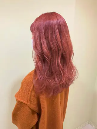 セミロング カラー ANNA /艶髪/ハイトーンのヘアスタイル