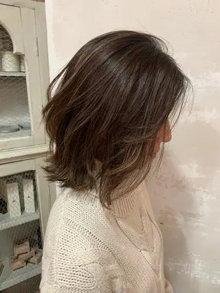 ミディアム エイミーバイアフロート所属・Kasuga Sayuriのヘアスタイル