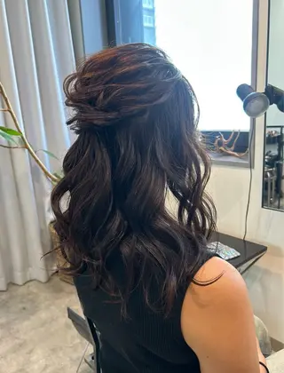 セミロング ヘアアレンジ フラヴ メイクの眉毛・アイブロウイメージ