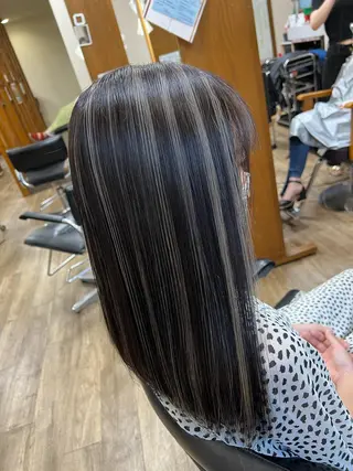 ミディアム カラー 志村 七海のヘアスタイル