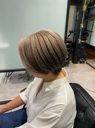 ショート 希優🌺ソムリエ /ブリーチ/カットのヘアスタイル