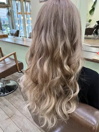 ロング カラー WEST O LAND所属・WEST OLAND 安藤のヘアスタイル