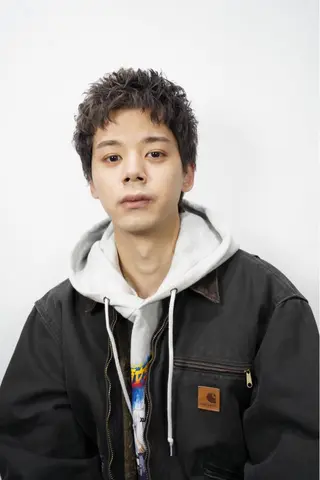 ショート パーマ メンズ 鈴木 美璃のヘアスタイル