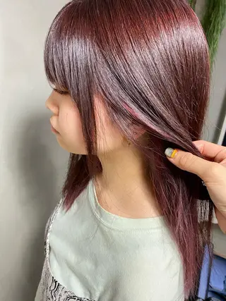 ロング 梅田ハイトーン チダ ヒナノのヘアスタイル