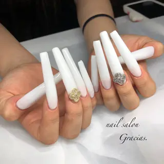 ネイル Gracias. rieのネイルデザイン