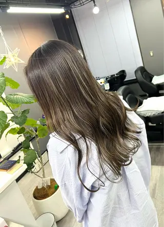 ロング カラー 名畑 裕貴のヘアスタイル