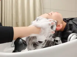 ミディアム スパニスト 神山のヘアスタイル