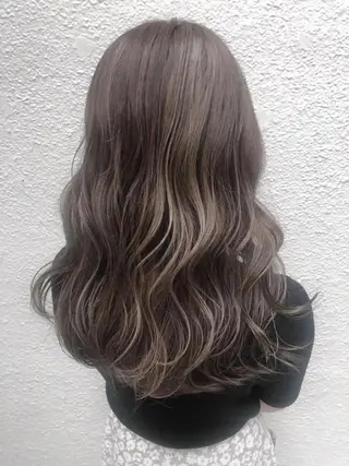 セミロング ブリーチなしカラー/ 顔周りレイヤーカットのヘアスタイル