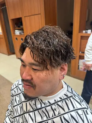 ミディアム パーマ メンズ カットメンズ限定KA ITOカラー練習中のヘアスタイル