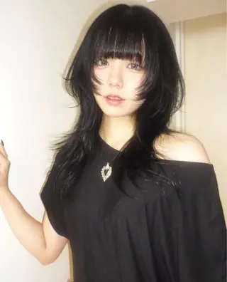 カラー ハッシュレイヤー/ ハイトーン/senaのヘアスタイル