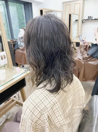 ミディアム パーマ ハイライト/ウルフ/ 💙鶴岡　愛💙のヘアスタイル
