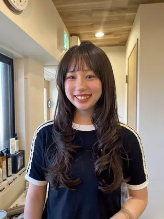 ロング カラー 下石怜子/レイヤー カット/透明感カラーのヘアスタイル